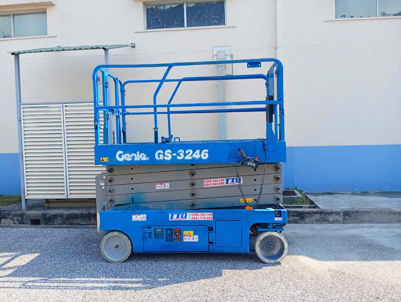Xe nâng người cắt kéo 10m Genie GS2646
